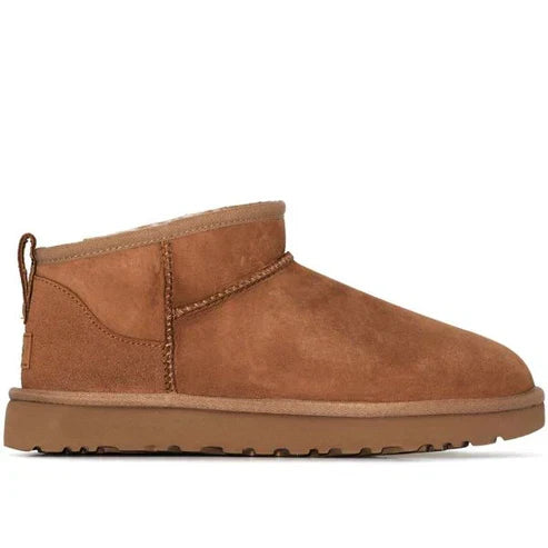تخفيضات على أحذية Ugg الكلاسيكية القصيرة جداً 
