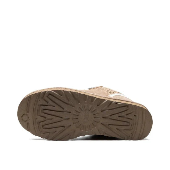 حذاء رياضي نسائي من Ugg، لون جملي 