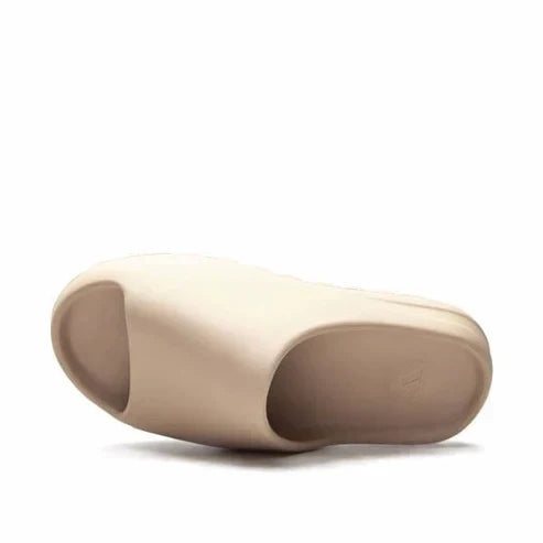 حذاء Yeezy Slide Pure