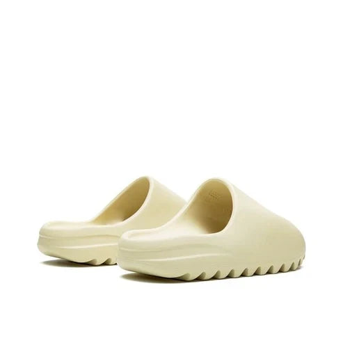 حذاء Yeezy Slide Bone