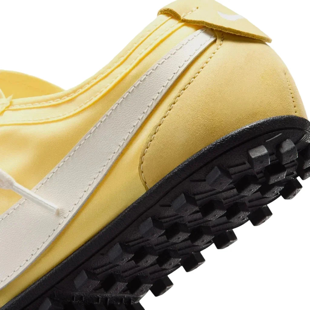 Nike Moon Shoe OG Soft Yellow / Black / Soft Pearl