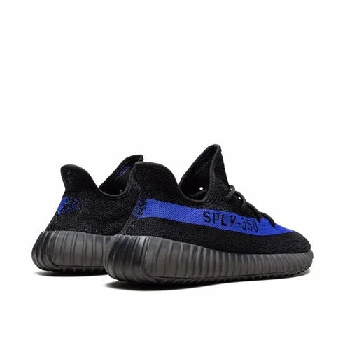 حذاء Yeezy 350 V2 باللون الأزرق المبهر