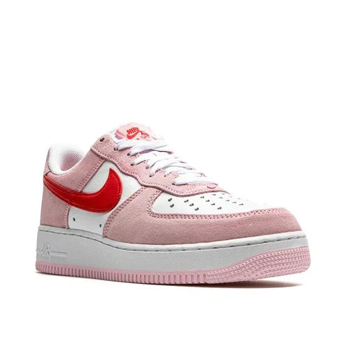 حذاء Air Force 1 Low "رسالة حب في عيد الحب"